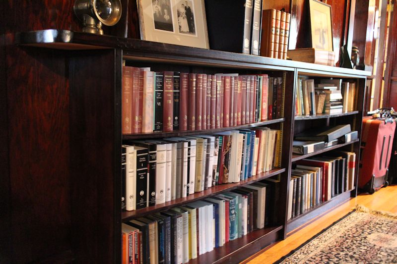 Feature Bookshelf